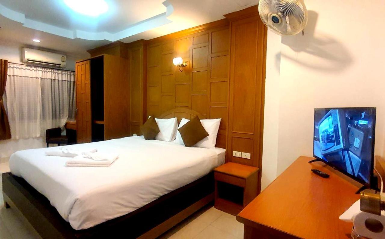 Chalita House Hotel Patong Exterior photo