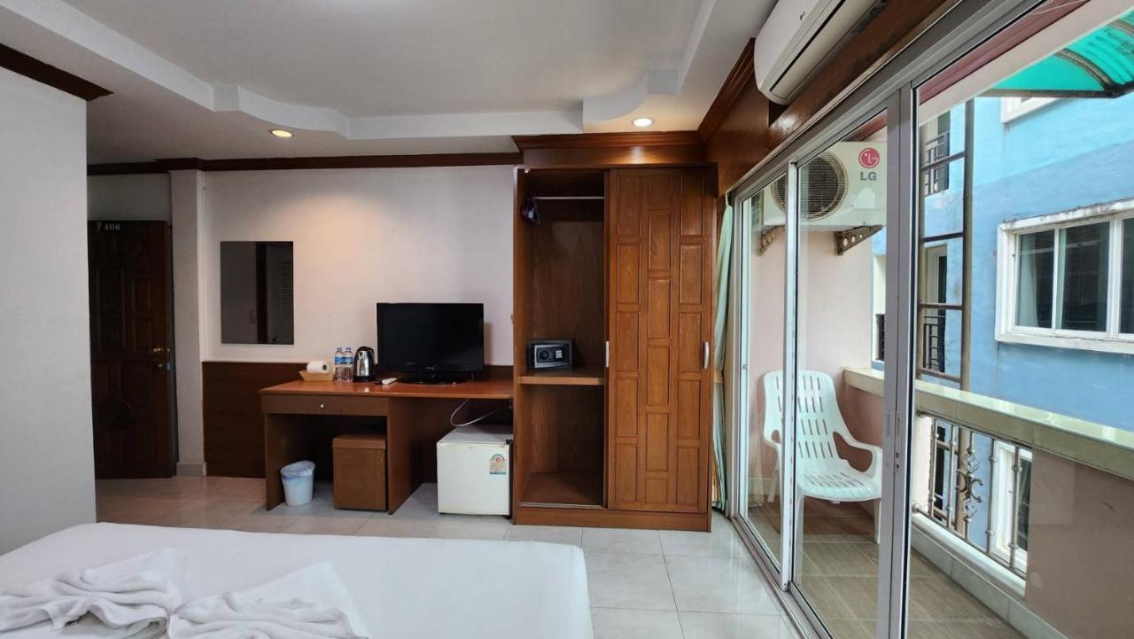 Chalita House Hotel Patong Exterior photo